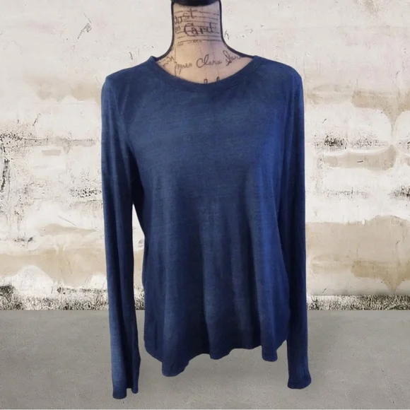 Anthropologie Cloth & Stone Chambray Open Back Blouse size Medium - Picture 2 of 6